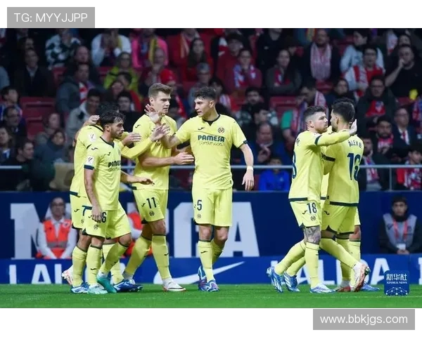 比利亚雷亚尔上演精彩团队进攻阿约泽头球建功助球队再掀进攻高潮 比利亚雷亚尔上演精彩团队进攻阿约泽头球建功助球队再掀进攻高潮