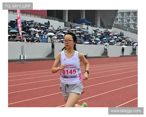 田径赛场杰斐逊·伍登强势夺女子200米桂冠闪耀全场风采非凡展