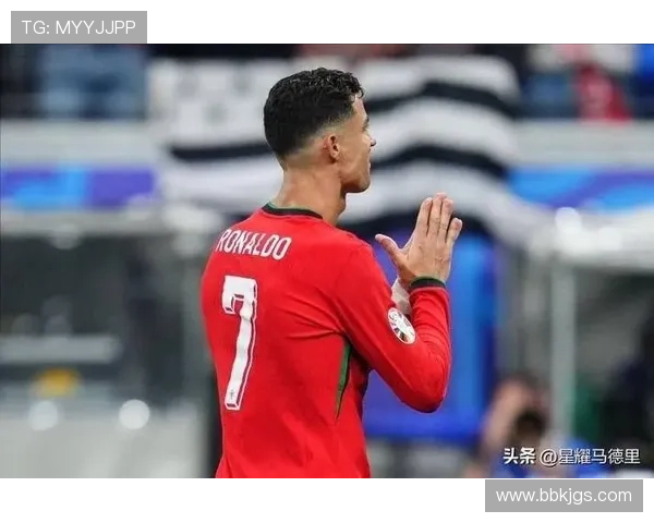 葡萄牙9-1大胜C罗无缘首发球迷调侃应坐替补席反思