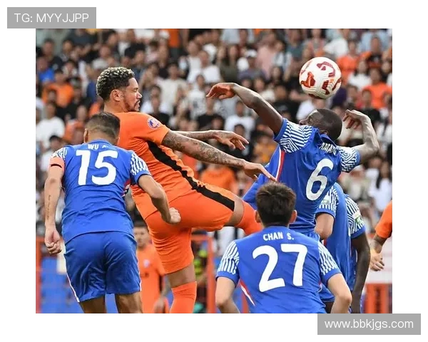 阿苏埃高空暴扣破门助申花1-0领先首尔展现强大实力 阿苏埃高空暴扣破门助申花1-0领先首尔展现强大实力